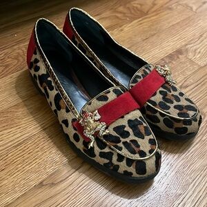 Beverly Feldman Animal print loafers. Size 7.